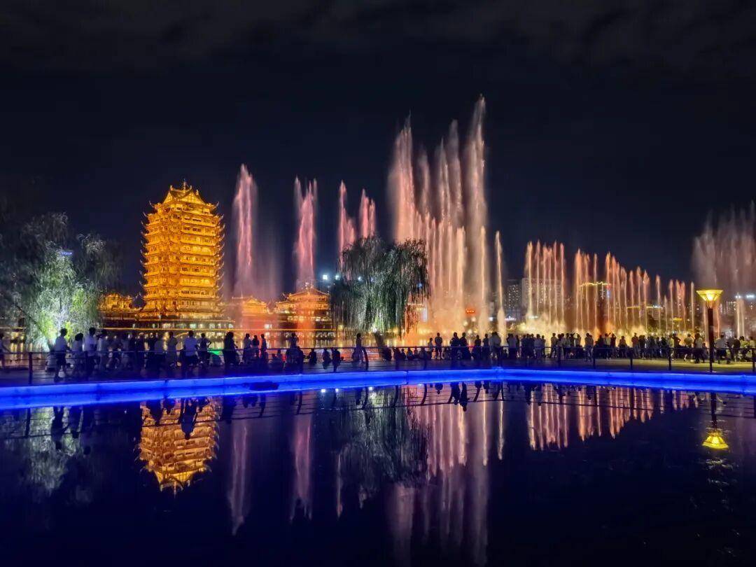 國慶雙節(jié)，眉山城市名片東坡城市濕地公園音樂噴泉連開9天:音樂噴泉
