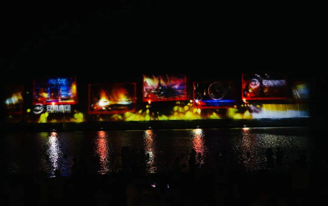 26日起<strong></p>
<p>音樂噴泉
</strong>，37天狂歡！水幕光影秀×粉沙灘×音樂噴泉，等你來~:音樂噴泉
